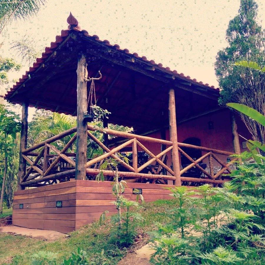 Govinda Moeda Pousada Exterior photo