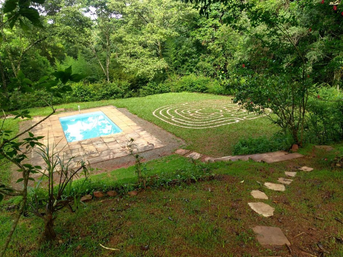 Govinda Moeda Pousada Exterior photo